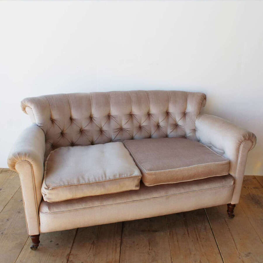 Howard style Woodstock sofa