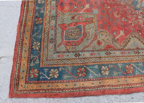 Ushak Rug